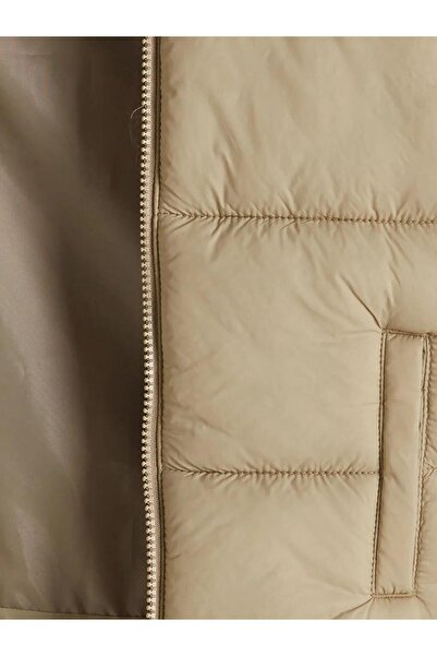 LC Waikiki Stand Collar Boys' Puffer Vest (W5)