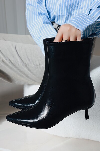 POLKA STORE Kiss Sivri Burun Kitten Topuklu Fermuarlı Kadın Bot Bootie