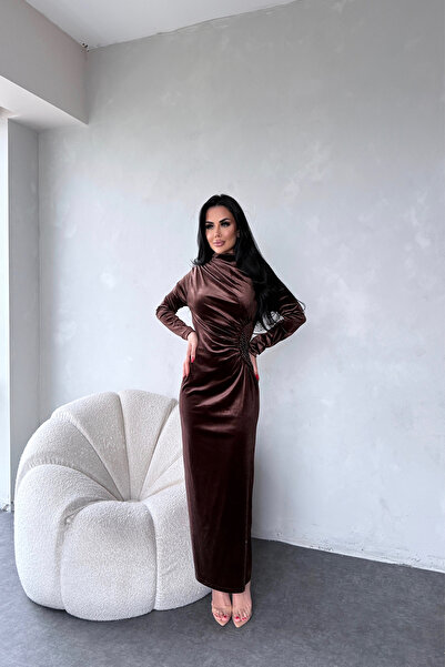 kamacibutik BALIKÇI YAKA BEL TAŞLI DRAPELİ KADİFE ELBİSE