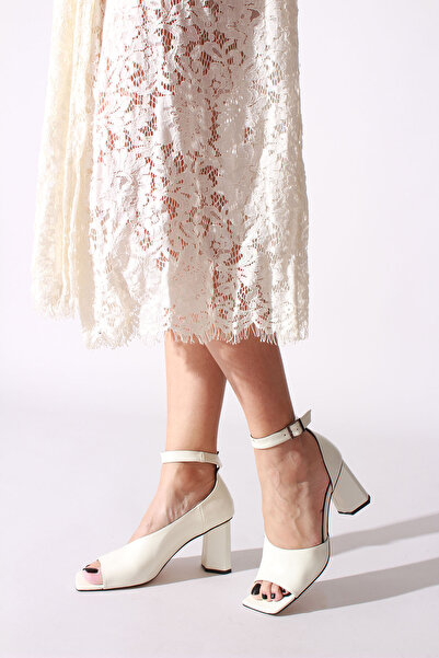 İDİL حذاء نسائي بكعب عالٍ من الجلد الأبيض المجعد