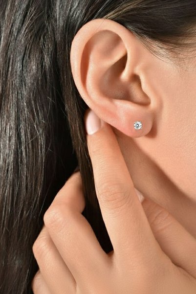 Sose Moda Minimal Design Xuping Single Stone Zircon Earrings - Silver