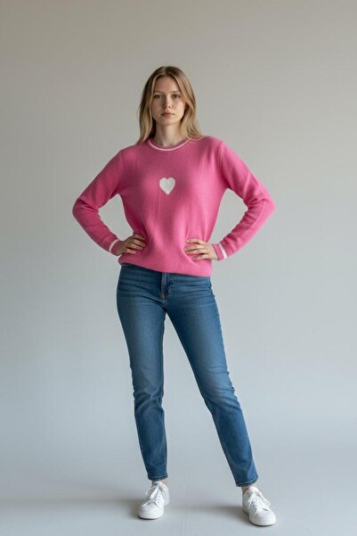 WYNA BOUTİQUE كروب بتفاصيل قلبية وذات لون مميز