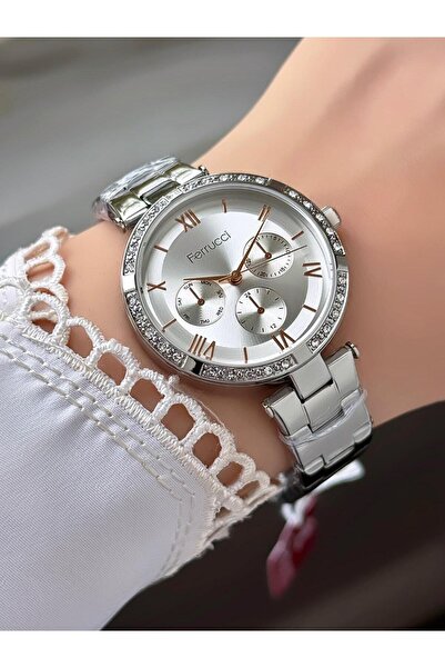 Ferrucci ساعة يد نسائية بقرص أبيض مرصع بالأحجار وسوار معدني فضي