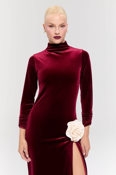 Nur Karaata Queen’s Chamber Burgundy Dress