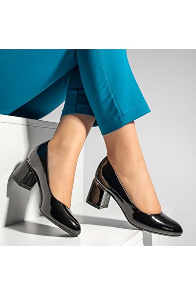 BMoD Pantofi negri lucioși pentru femei cu toc gros MOD02838