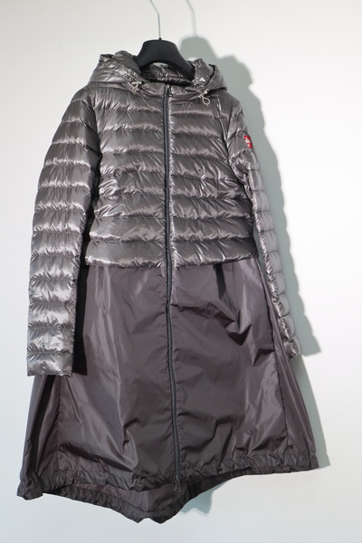 2025 Fashion Women's long goose down jacket, waterproof