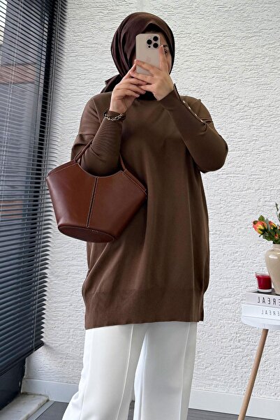 MELEK ARAZ Kolu Düğme Detaylı Merserize Kadın Tunik – Kahverengi