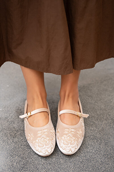 LAMİNTA Semi Beige Velvet Women's Ballerinas with Embroidery Detail