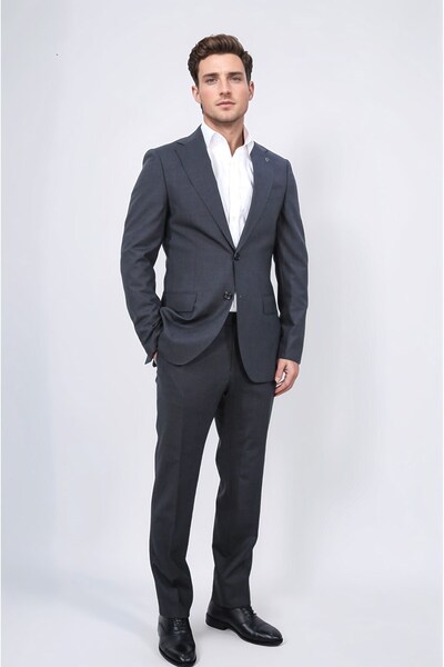 Velvarde بدلة أنثراسايت بياقة مونو ضيقة