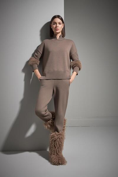 JOIN US Brown Knit Sweater with Fur Cuff Detail