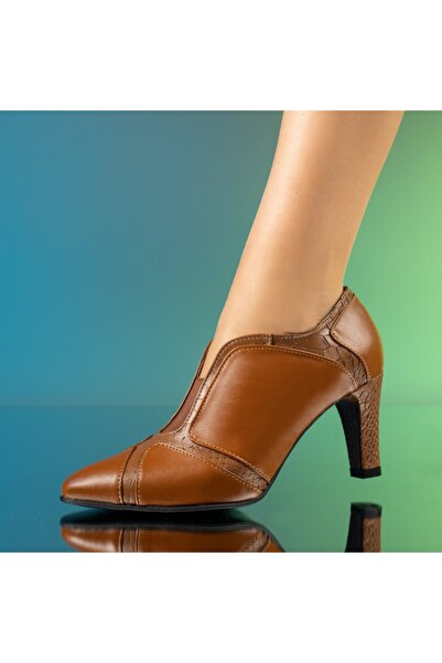 BMoD Women's brown leather shoes with an elastic material insert MOD10245