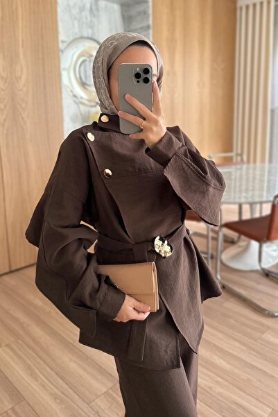 Ka Hijab Costum trench cu nasturi pe umăr - maro