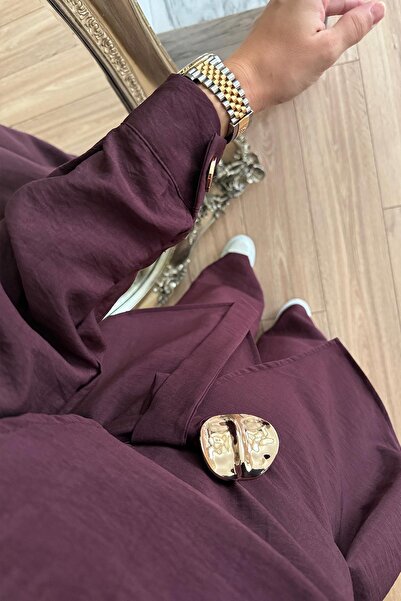 Ka Hijab Costum Trench cu nasturi pe umăr - Roșu Claret