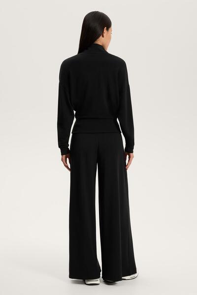 Oysho Wide-leg trousers with front pleat and soft-touch modal