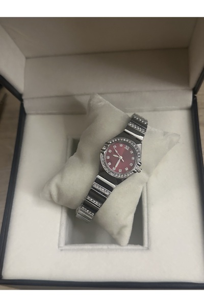 QUARTZ Vintage Model Wristwatch in Burgundy Gift Box