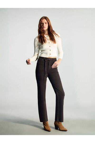 LC Waikiki Shining Store'dan Işıltılı Seçimler | Straight Fit Kadın Jean Pantolon