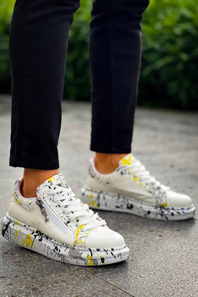 romeshops KB-02 حذاء الرجال اليومي الأبيض الأصفر من كوبراك برباط