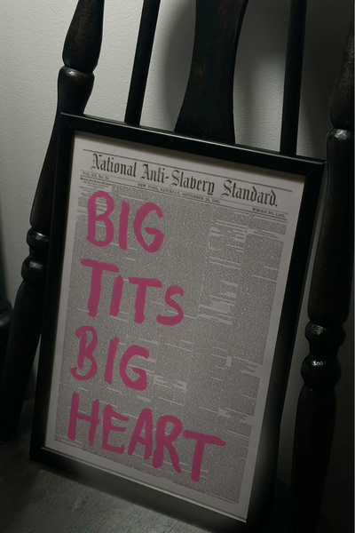 Taranist Poster - Big Tits Big Heart Esprili Dekor Gazete Fon
