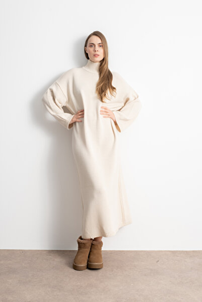Shophia Kadın Boğazlı Oversize Triko Elbise – Ekru