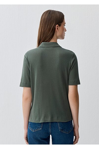 Mavi Μπλουζάκι με λαιμόκοψη πόλο από 100% βαμβάκι, με μια στρατόπεδο εφαρμογή (semi slim fit).