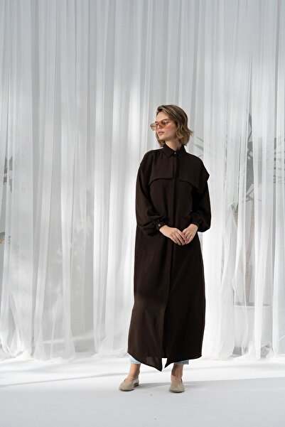 QANU Κλασικό καφέ φεράκι με φαρδιά εφαρμογή