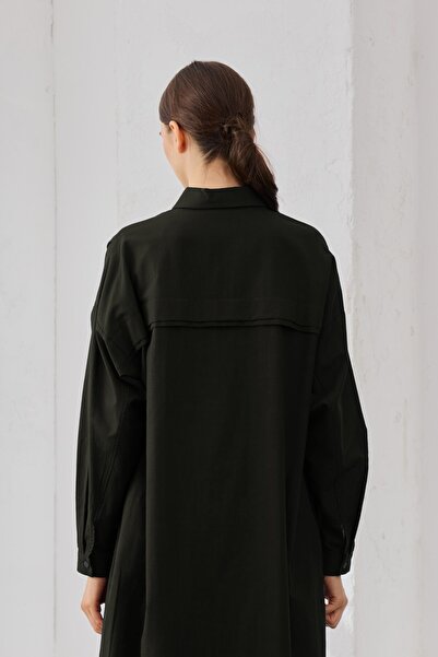 QANU تفاصيل أسطوانية قميص قطني أسود