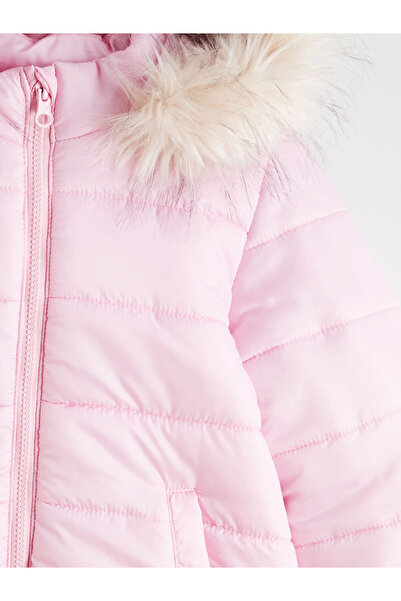 LC Waikiki Kapüşonlu Kız Çocuk Şişme Mont