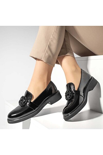 Modlet.ro Women's black casual shoes with decorative accessory made of leathe...