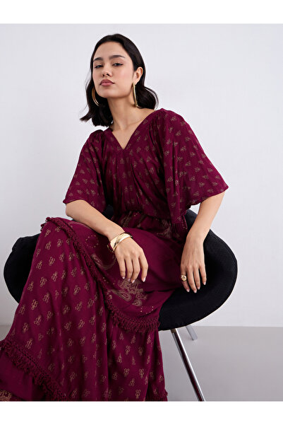 Styli Burgundy Paisley Print Maxi Dress