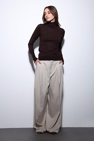 Antioch Brown Stand Collar Knitwear Sweater