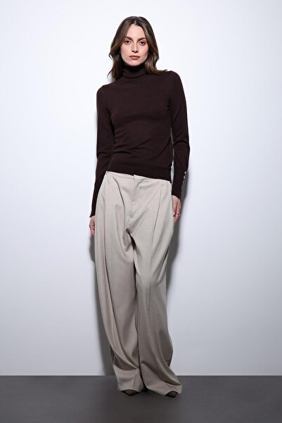 Antioch Brown Stand Collar Knitwear Sweater