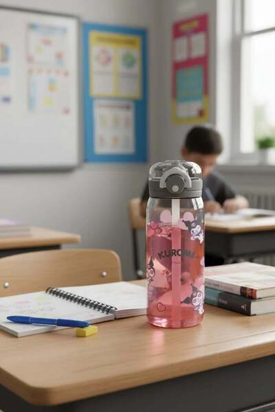 SANRIO Lisanslı Askılı Plastik Şişe (450mL)(Kuromi)