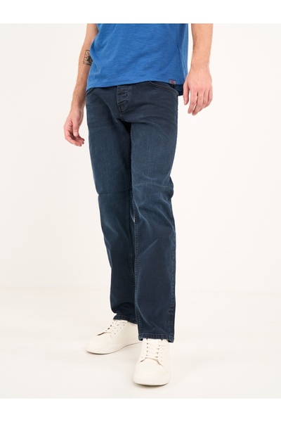 Lee Cooper Men's straight jeans with a slightly faded look