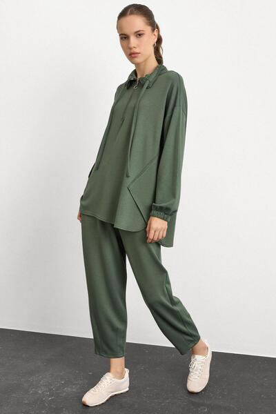 Olcay Gestricktes Sweat-Set mit Reißverschluss und Kup-Detail HAKI 9385-TK