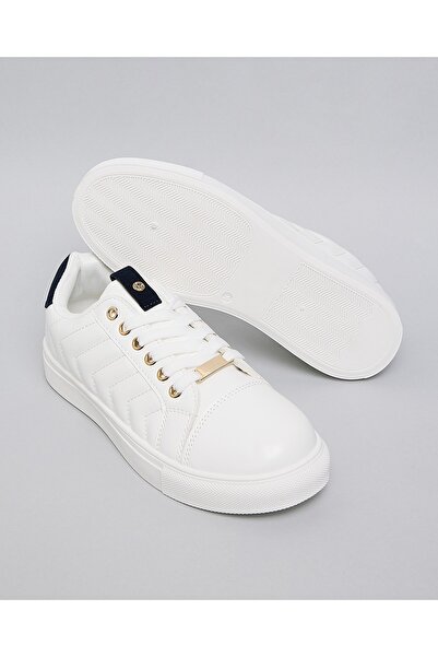 R&B White Women's Quilted Low Top Sneakers