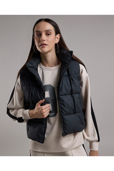 R&B Quilted Gilet with Zipper Closure