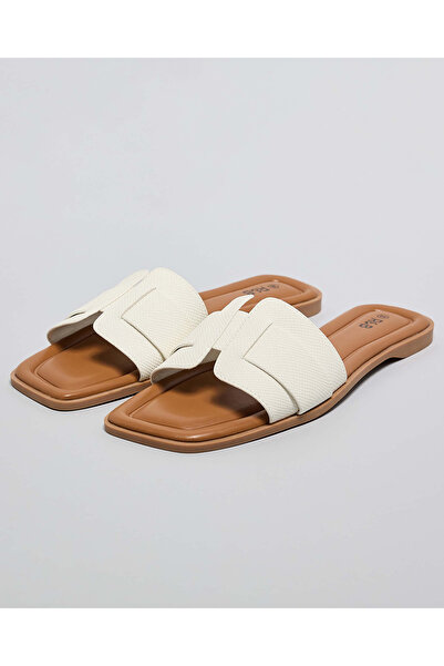 R&B Ivory Women's Textured Flat Sandals