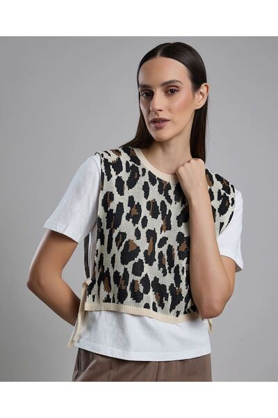 R&B Animal Patterned Layered Top with Crew Neck and Short Sleeves