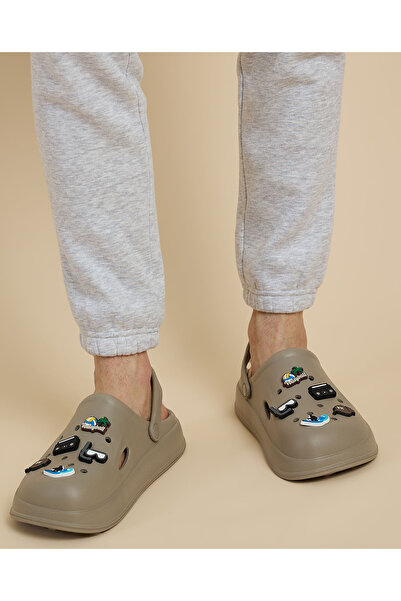 R&B Sand Men's Charm Detail Slingback Clogs