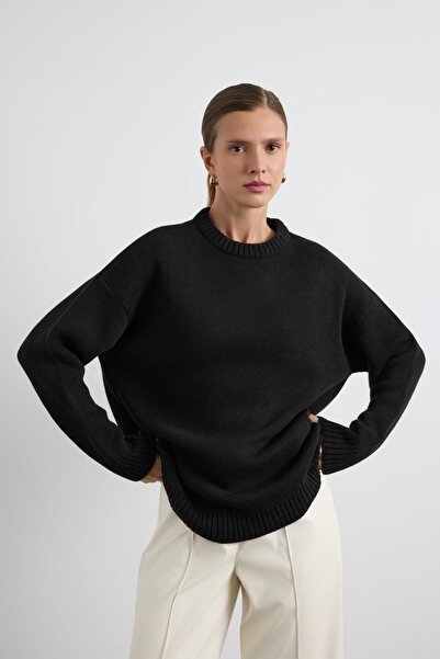 KADRİYE BAŞTÜRK Crew Neck Basic Knitwear Sweater Black