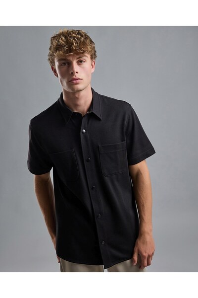 R&B قميص سادة مع قميص كلاسيكي بأكمام قصيرة