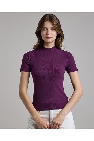 R&B Ribbed Top with High Neck and Short Sleeves