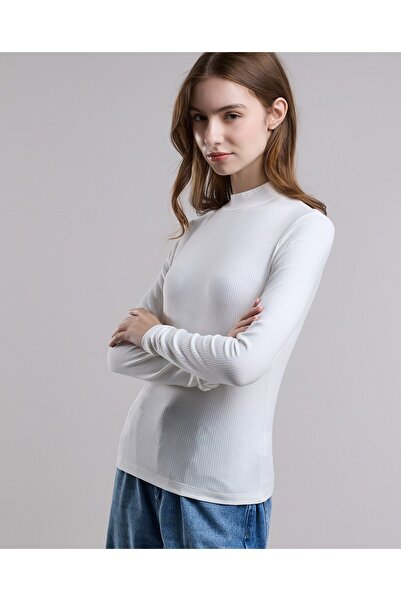 R&B Ribbed Top with High Neck and Long Sleeves