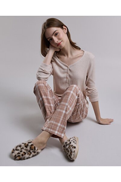 R&B Light Cinnamon Women's Plaid Pyjama Set