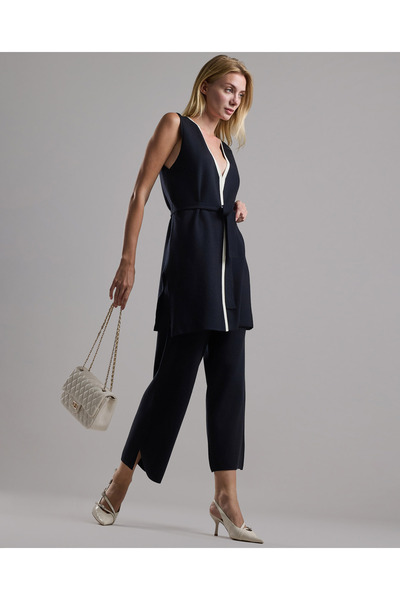 R&B Black Women's Contrast Trim Sleeveless Shrug