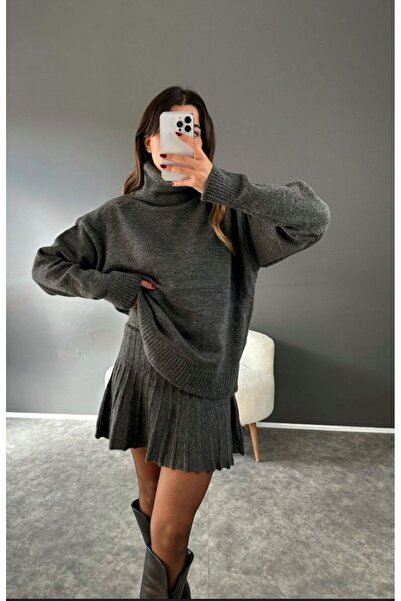 Cemre Life Women's Embroidered Pleated Sweater Skirt Set