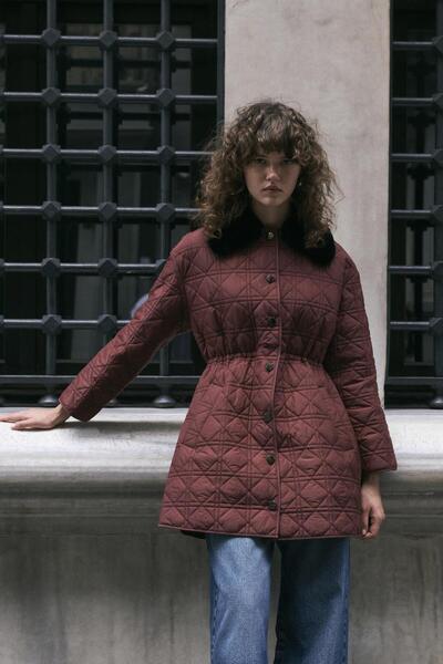 KADRİYE BAŞTÜRK Fur Collar Quilted Coat with Pockets Burgundy