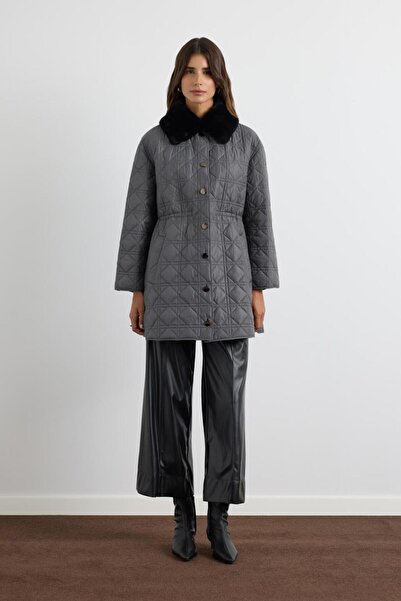 KADRİYE BAŞTÜRK Fur Collar Quilted Coat with Pockets Gray