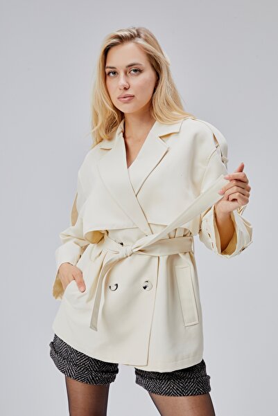 Bolivente Oversize Ekru Rüzgarlık Detaylı Beli Kuşaklı Trençkot
