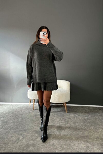 Cemre Life Women's Embroidered Pleated Sweater Skirt Set